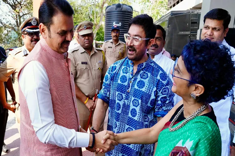 Aamir Khan and Kiran Rao Meet Fadnavis for Paani Foundation