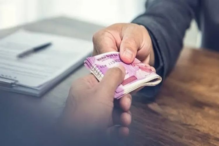 CDPO suspended in Shravasti for demanding a bribe of Rs 20,000