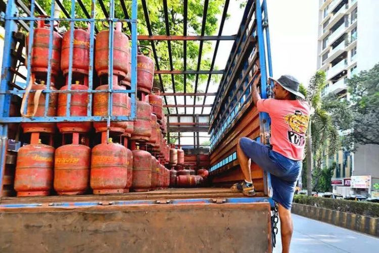 Amid LPG shortage, restaurant body appeals to Maharashtra government for help