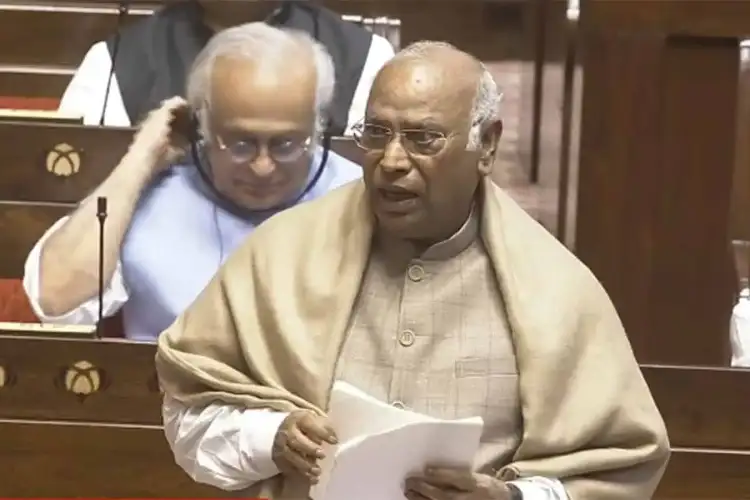 'Mohabbat humare saath, shaadi Modi sahab ke sath': Kharge's quip at Deve Gowda
