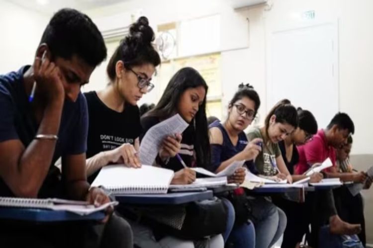 Coaching institutes fined for giving misleading advertisements: Government
