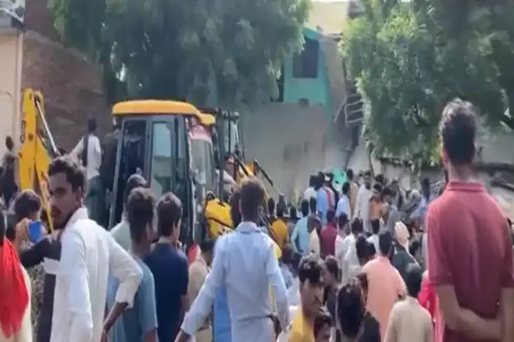 UP: 3 killed after roof collapses in Mainpuri