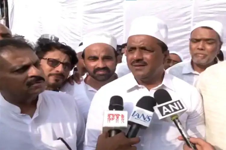 Karnataka Speaker offers Eid prayers, prays for 'peace and unity'