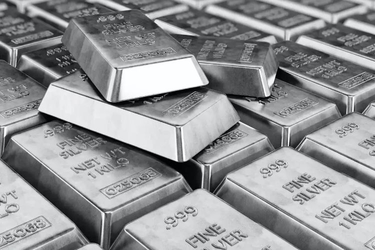 Silver futures end seven-session losing streak, rise by Rs 8,540