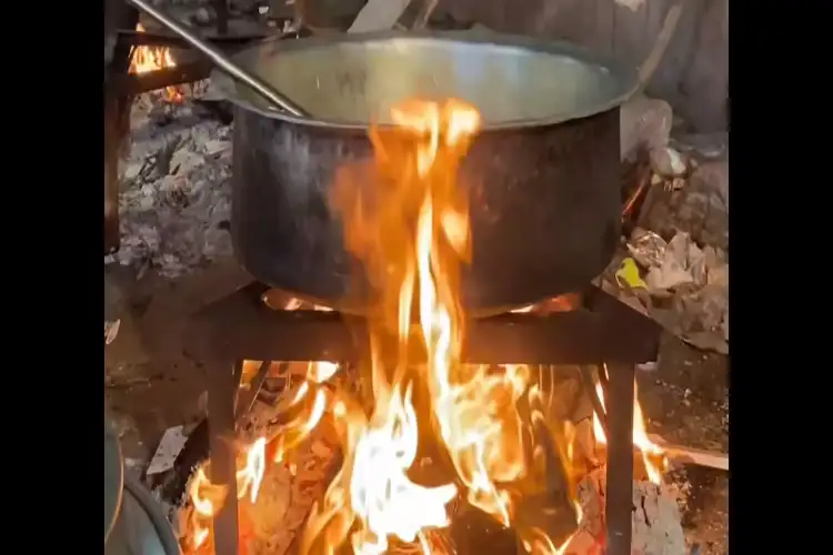 LPG shortage forces traditional wood-fired cooking for Himachal Assembly session food