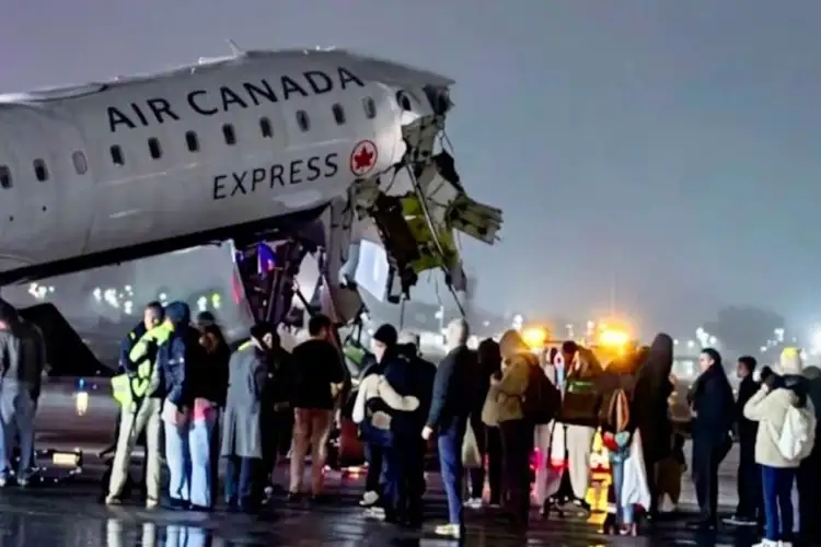 Air Canada Express plane collides with ground vehicle at New York's La Guardia airport