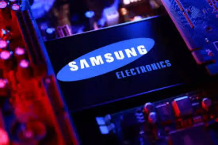 Samsung Electronics shares fall over 5% as geopolitical tensions weigh on tech stocks