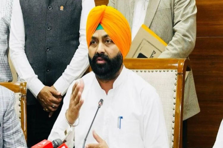 If Punjab MPs write to us on the officer's suicide case, a CBI inquiry will be conducted: Shah