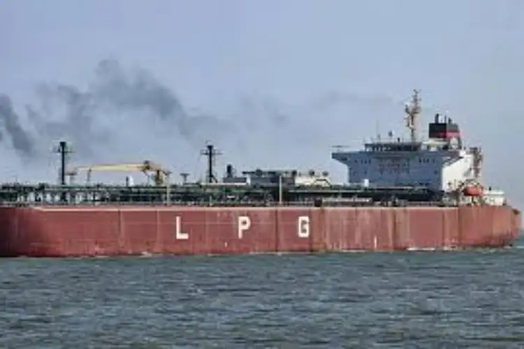 Two Indian LPG carriers safely transit Strait of Hormuz