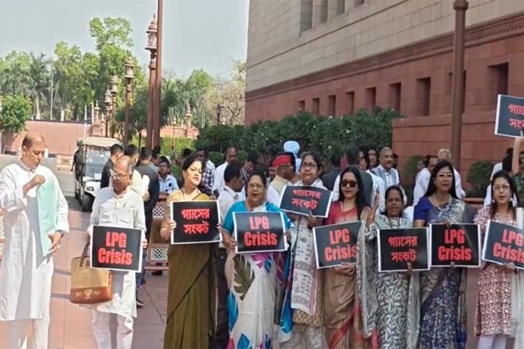 Opposition protests in Parliament premises over LPG crisis