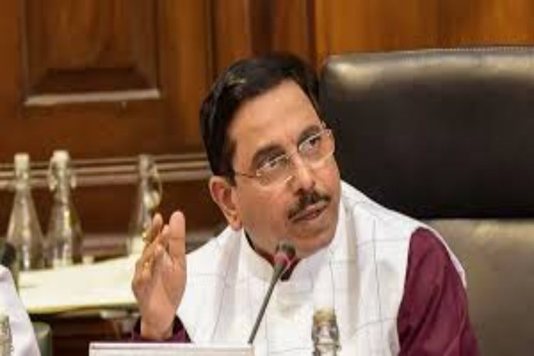 Congress did not harness the energy of the sun in its attempt to promote 'Sun': Union Minister Joshi