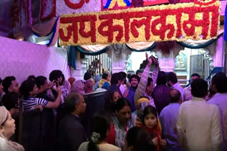 Crowds of devotees throng Jhandewalan Temple on Chaitra Navratri Ashtami.