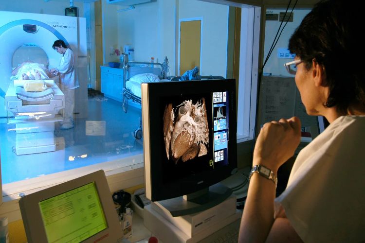 AI shows advancement in heart attack detection, surprising results in new study