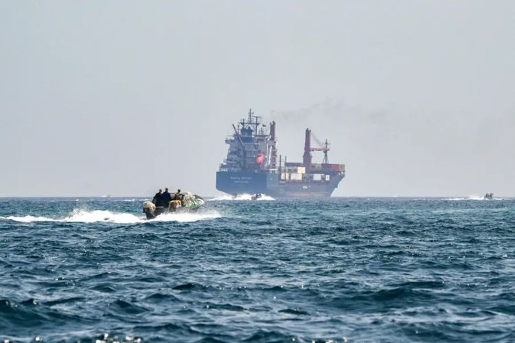 Iran allows five countries, including India, to pass through the Strait of Hormuz
