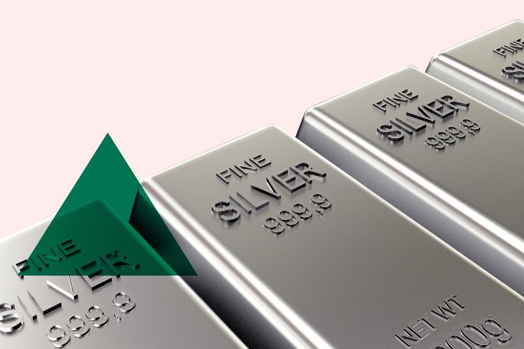 Silver Futures Rise Amid Strong Spot Demand