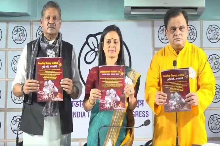 People from Haryana staged a protest demanding that the Himachal Pradesh government waive the entry fee for the state.