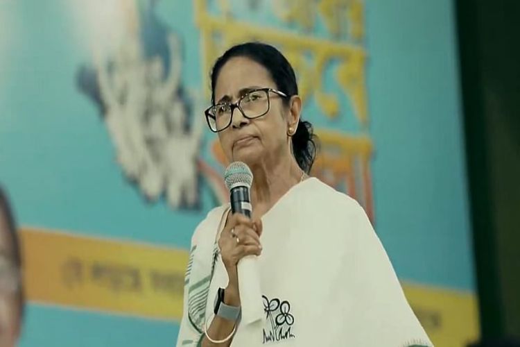 BJP is trying to include illegal voters: Mamata
