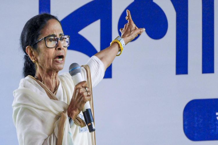 Mamata Banerjee blames AIMIM, ISF for gherao of judicial officers