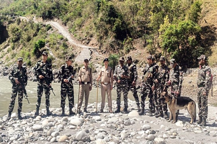 SSB action at Indo-Nepal border in Bahraich; cold drinks, AC and bicycle recovered