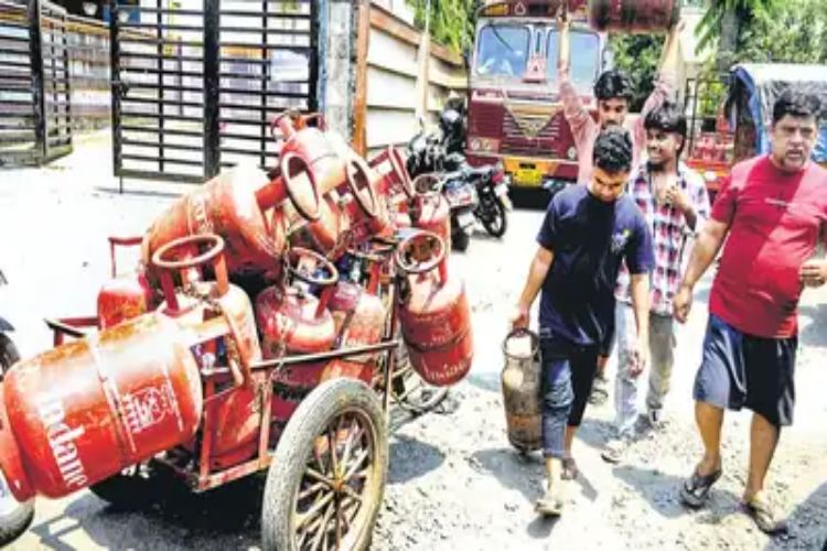 Only businesses applying for PNG connections in Delhi will get commercial LPG