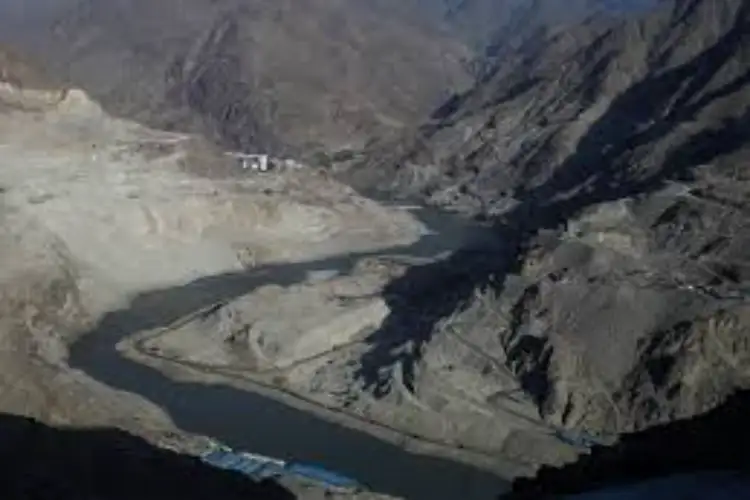 Diamer-Bhasha dam unrest escalates: Protesters block Karakoram Highway in PoGB