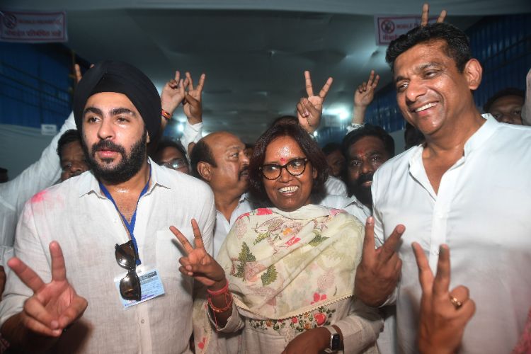 Broadcasting of videos of the victimized women and the leaking of CDRs in the Kharat case is a serious matter: Varsha Gaikwad