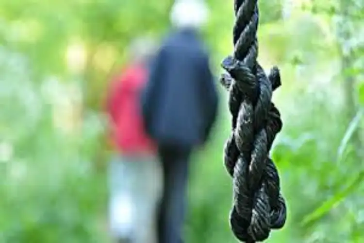 Keralam: Farmer found hanging in front of LDF office in Vaikom