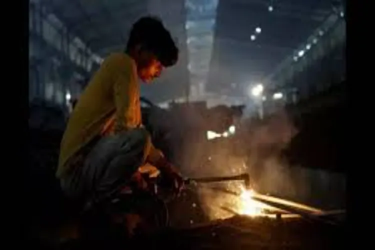 The Impact of a Distant War: Firozabad and Mandi Gobindgarh Grapple with Gas Cuts