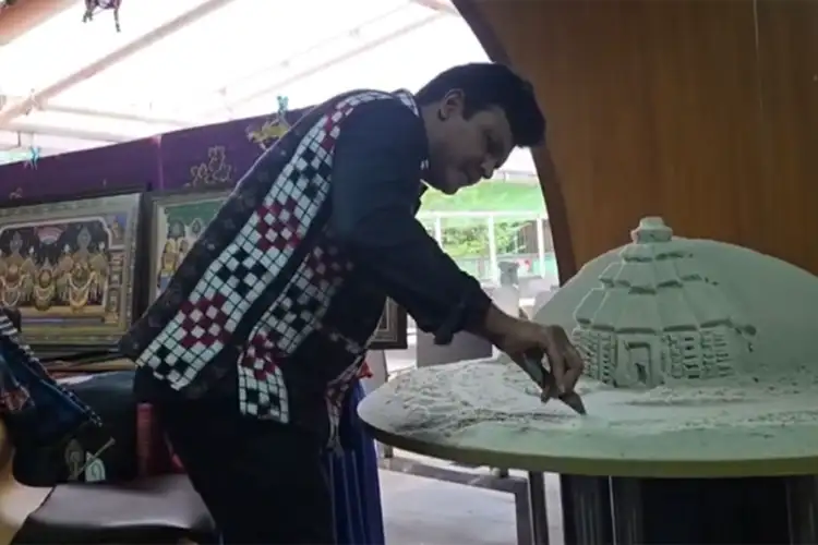 Sudam Pradhan showcases Odisha's rich culture through live sand art performance in Singapore