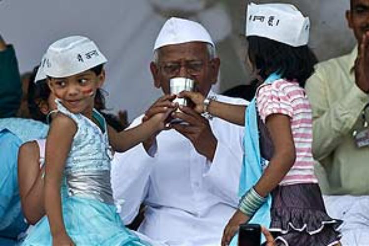 April 9: Anna Hazare ends his fast against corruption