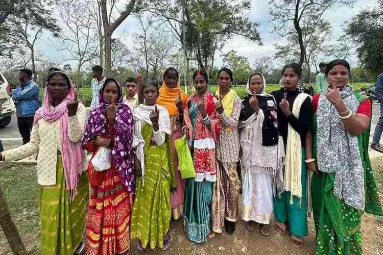 37.06 percent polling in Puducherry till 11 am