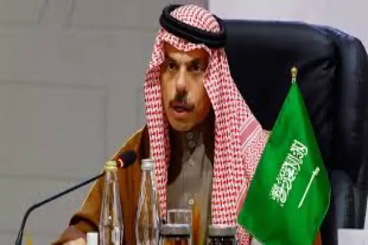 Iran FM dials Saudi counterpart to review ways to mitigate tensions