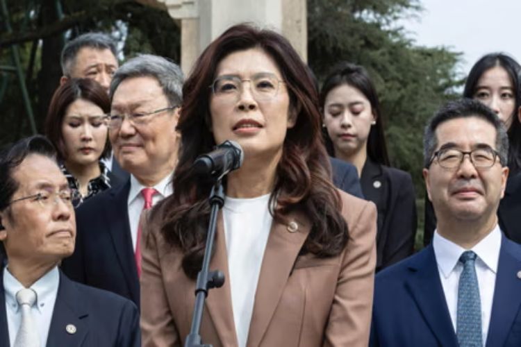 Chinese President Xi Jinping meets Taiwanese opposition leader Cheng in Beijing