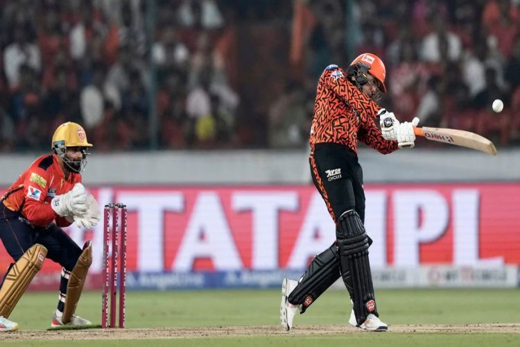 Punjab Kings will look to continue their momentum against Sunrisers Hyderabad