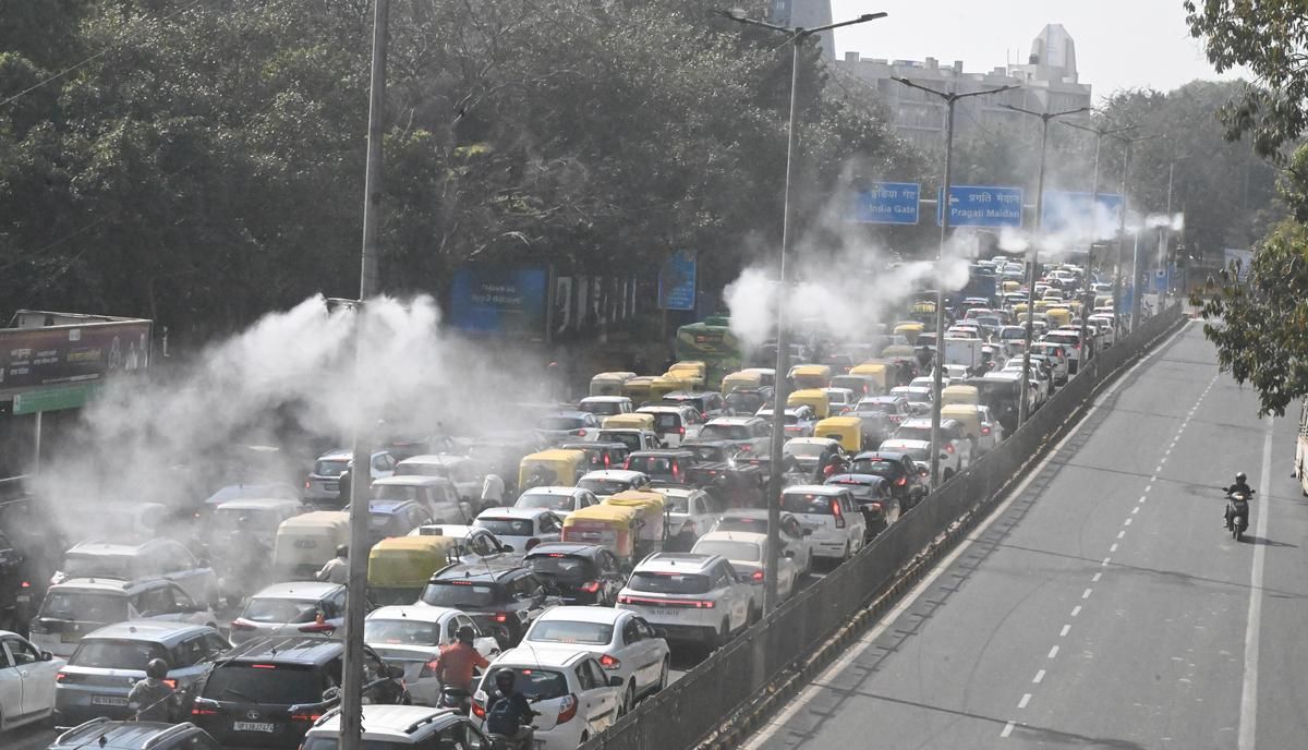 Temperature continues to rise in Delhi, air quality in 'moderate' category