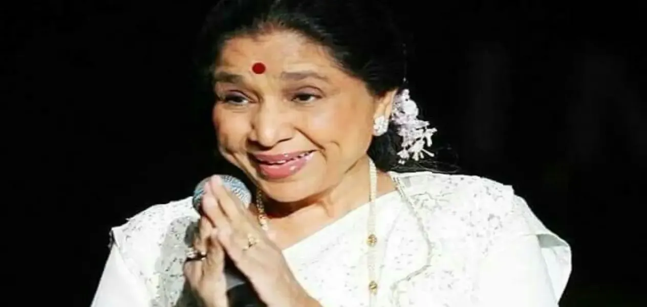 Asha Bhosle's Soul-Stirring Voice: When the Pop Queen Won Everyone's Hearts with a Salat-o-Assalam