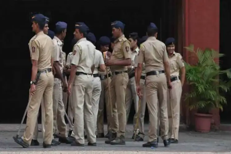 Delhi police arrest man for duping over 500 women of Rs 2 crore via dating, matrimonial apps