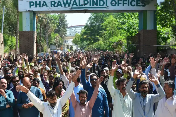 Workers' rights ignored in Pakistan: RWMC daily-wage staff protest in Rawalpindi