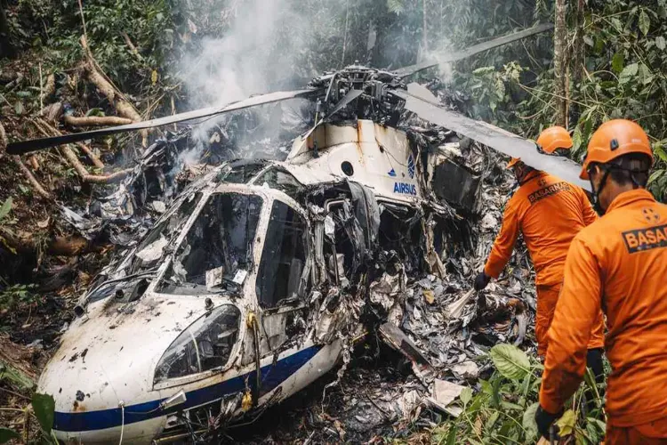 8 Dead in Indonesia Helicopter Crash