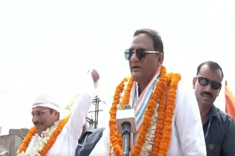 Azharuddin's roadshow for Adhir Ranjan Chowdhury in Baharampur