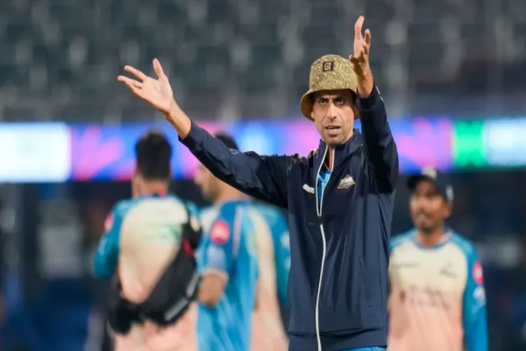 Nehra is like a football coach: Harbhajan