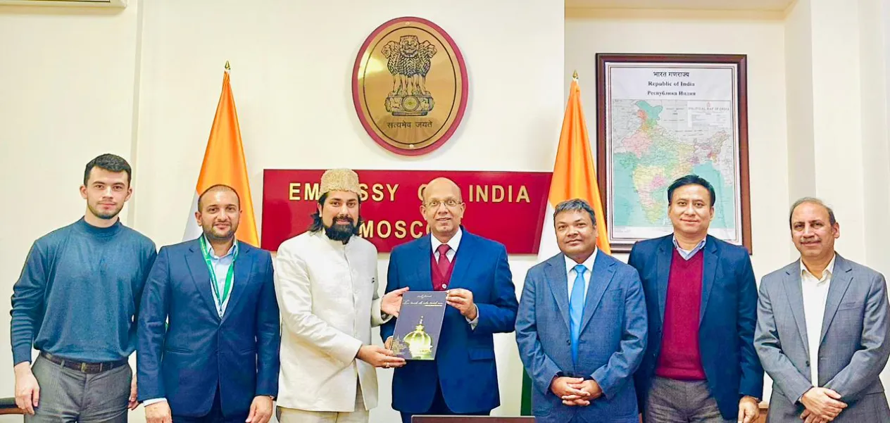 plz make a four impressive infographics in hindi in 15 words with sub head