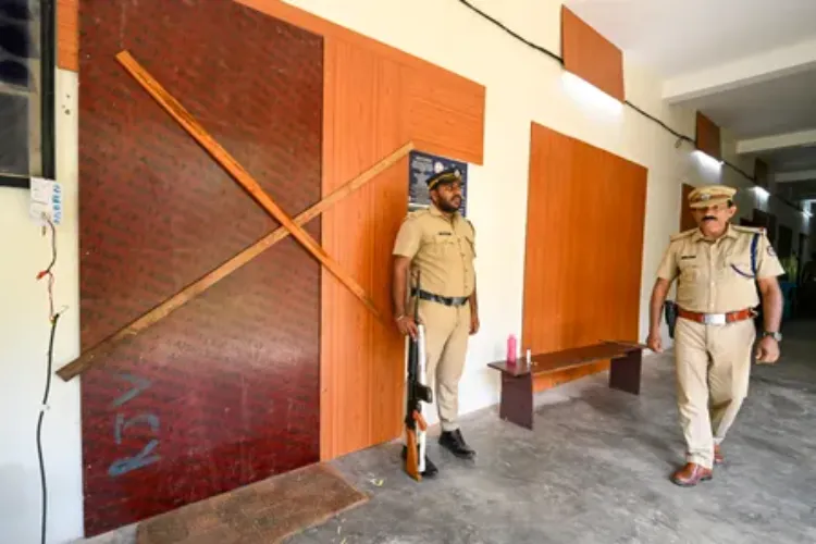 Election Commission: Strict Directives on Opening Strong Rooms