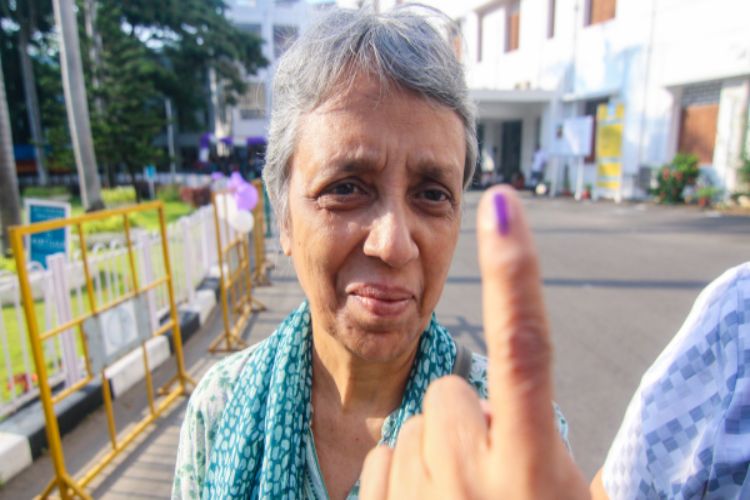 37.56 percent polling in Tamil Nadu till 11 am