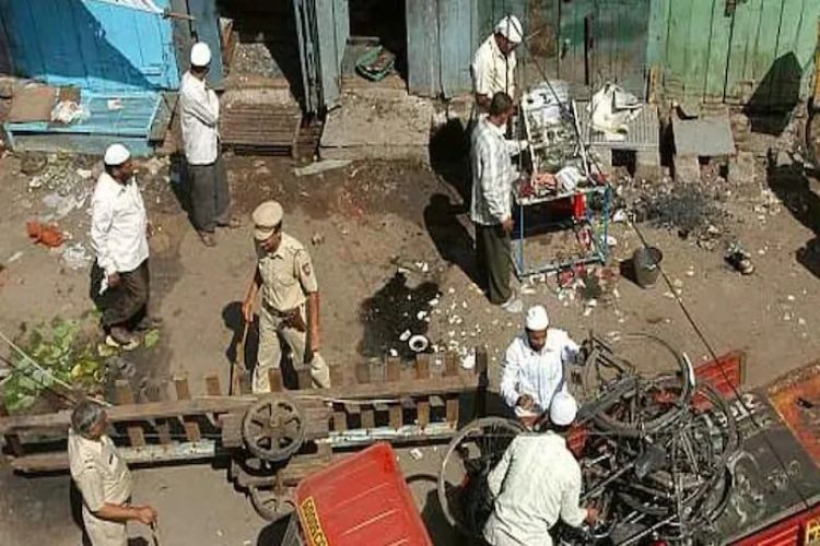 It seems difficult to reach the truth in Malegaon blast case: High Court