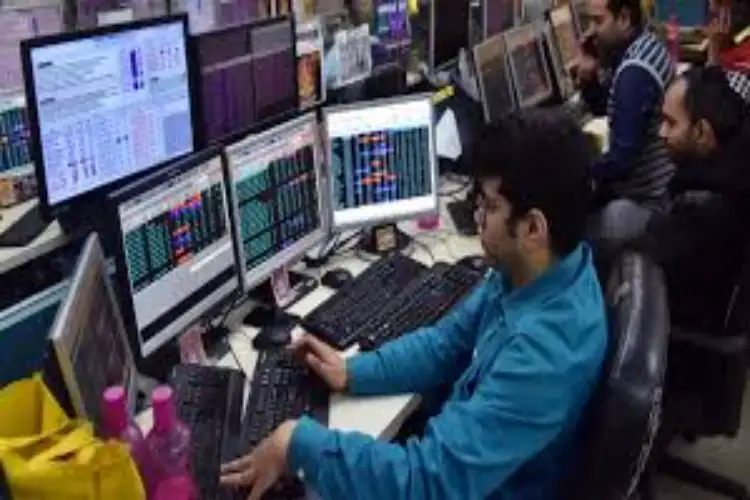 Indian markets opens weak on high crude prices, poor Q4 results of IT sector weigh on sentiment