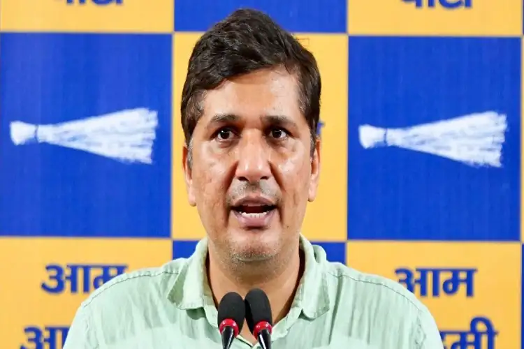 'Big netas with deep pockets can be scared by ED, AAP volunteers can't': Saurabh Bharadwaj