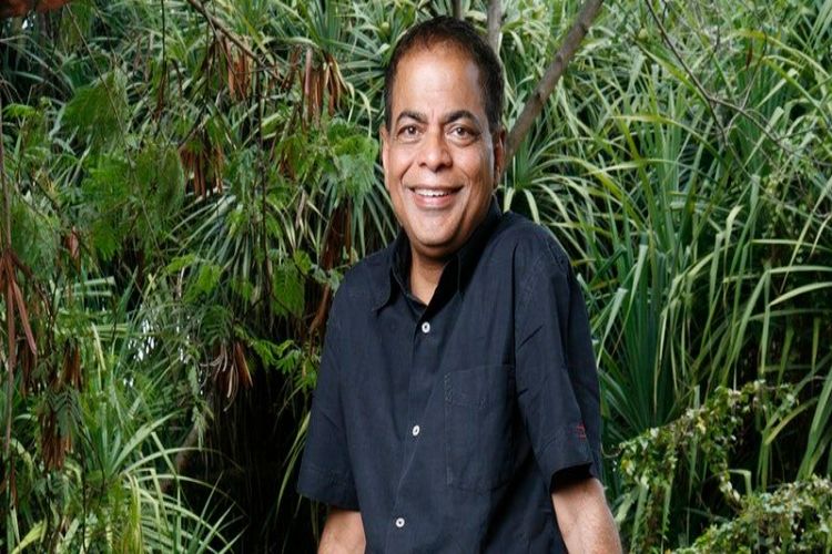 Journalists honour 75-year-old 'chaiwala' for four decades of service