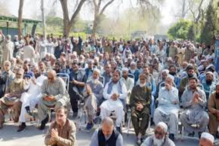 Employees' Protest Intensifies at Peshawar University Over Salary Crisis