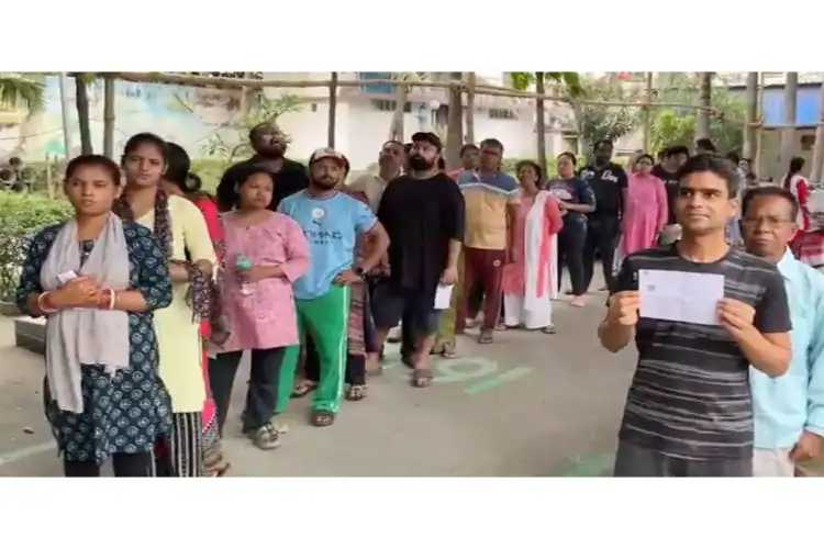 West Bengal records significant 18.39 % turnout until 9 am in second phase of polling